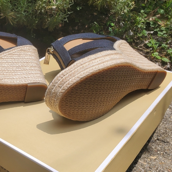 NIB Michael Kors Damita Wedge Denim - Picture 4 of 6